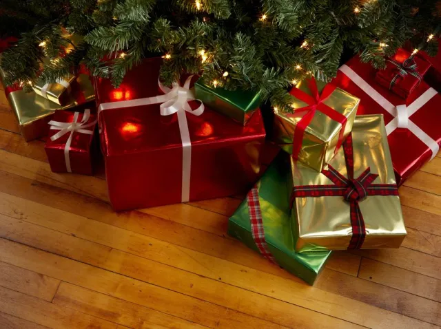 27-latek ukradł pudełka na prezenty, potem uciekał skradzioną hulajnogą