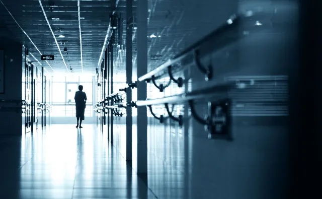 Groźna bakteria zaatakowała w Piotrkowie Trybunalskim. Oddział szpitala zamknięty