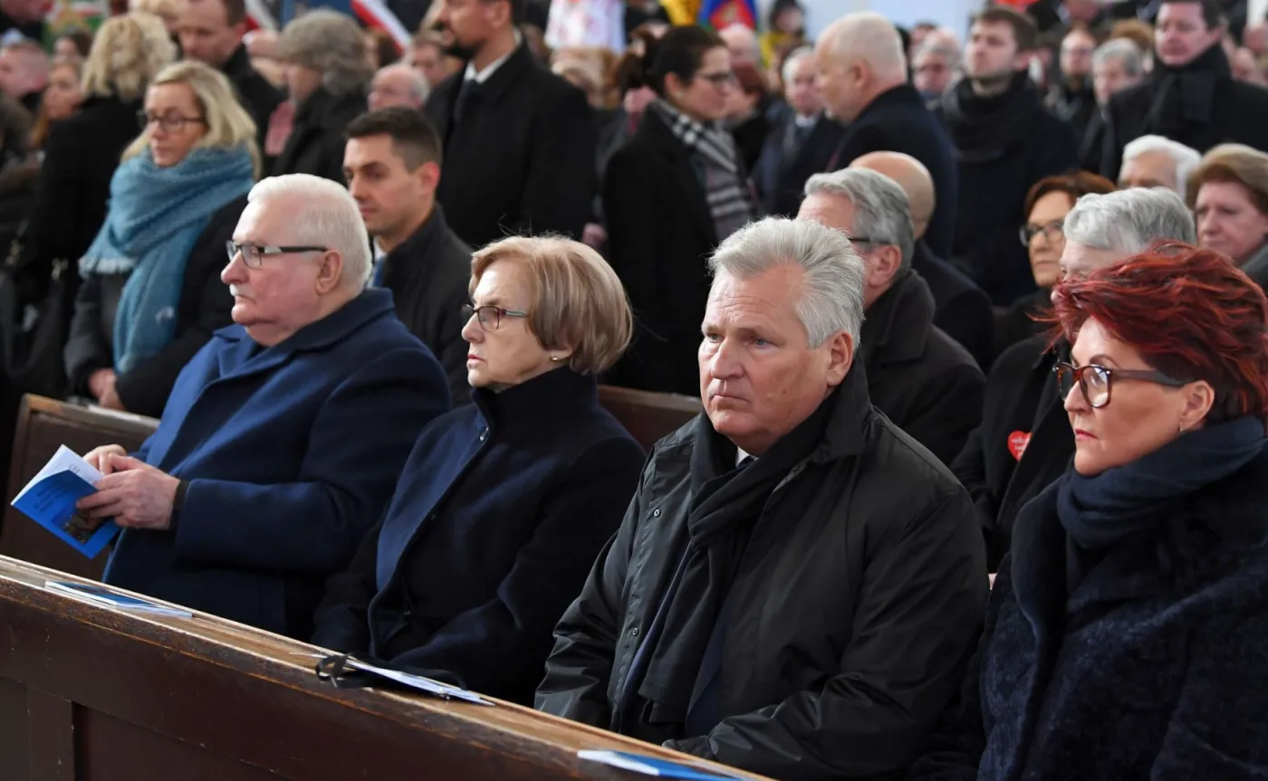 12054034-lech-walesa-i-aleksander-kwasniewski.jpg