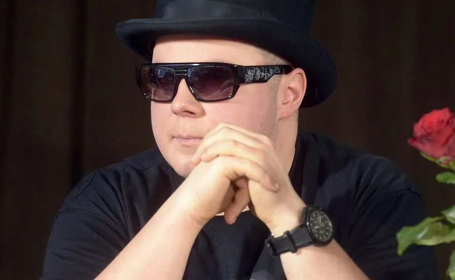 Donatan prowokuje publikując zdjęcie fajerwerków z podobizną Grety Thunberg