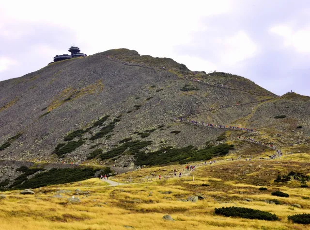 Skandaliczne zachowanie turystów pod Śnieżką. Ratownicy GOPR w akcji