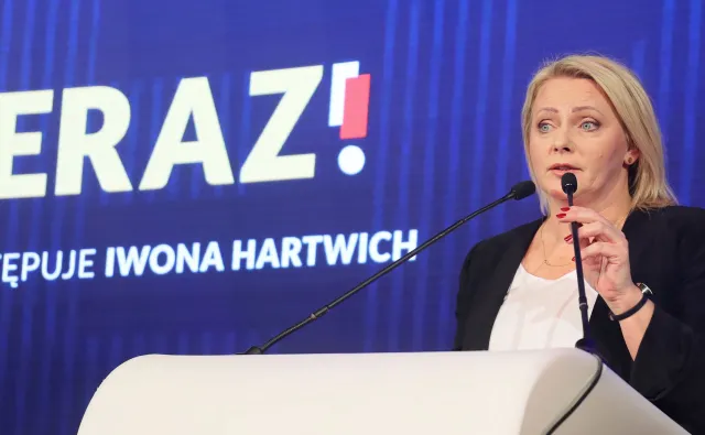 Krynicka z Sejmu wychodzi, Hartwich wchodzi. "Mam nadzieję wejść tam bez problemów"  [ROZMOWA]