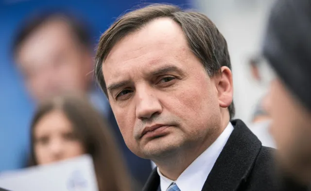 Szczęście Ziobry. Wylosowano mu sędziego, który wydawał korzystne wyroki ws. Pawłowicz