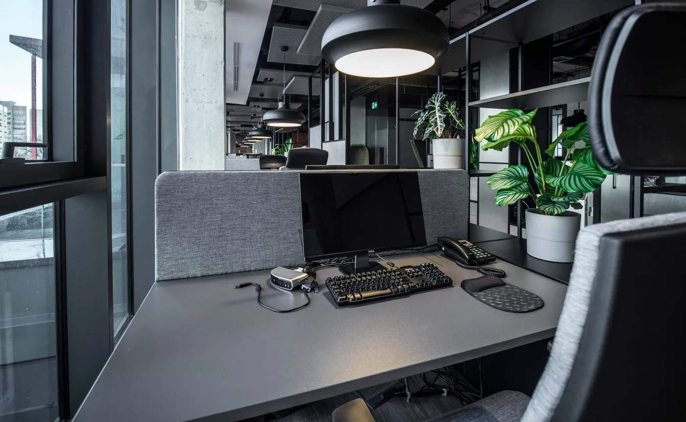 Słowniczek trendów w projektowaniu biur. Możesz natknąć się na te pojęcia