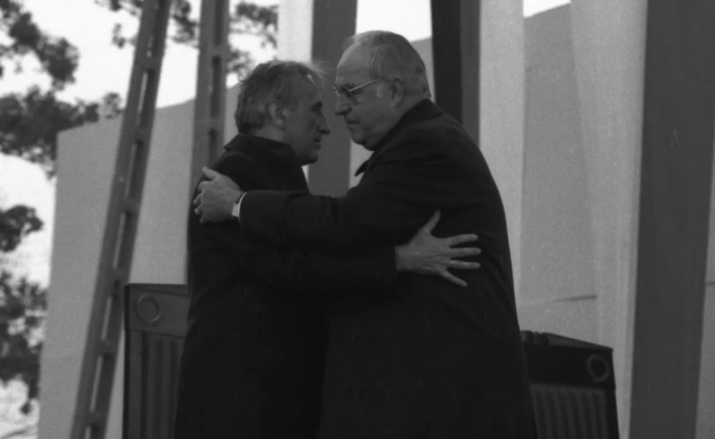 Premier Tadeusz Mazowiecki i kanclerz Republiki Federalnej Niemiec Helmut Kohl 