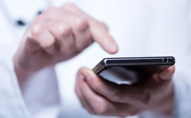 Ruszyła całodobowa infolinia NFZ o koronawirusie