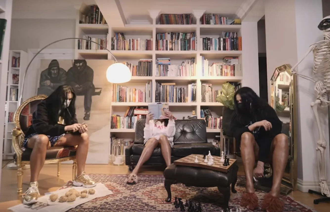 Kayah w Hot16: "Hej ty, ostry cień mgły/Dość zamętu". I nawołuje do przebudzenia