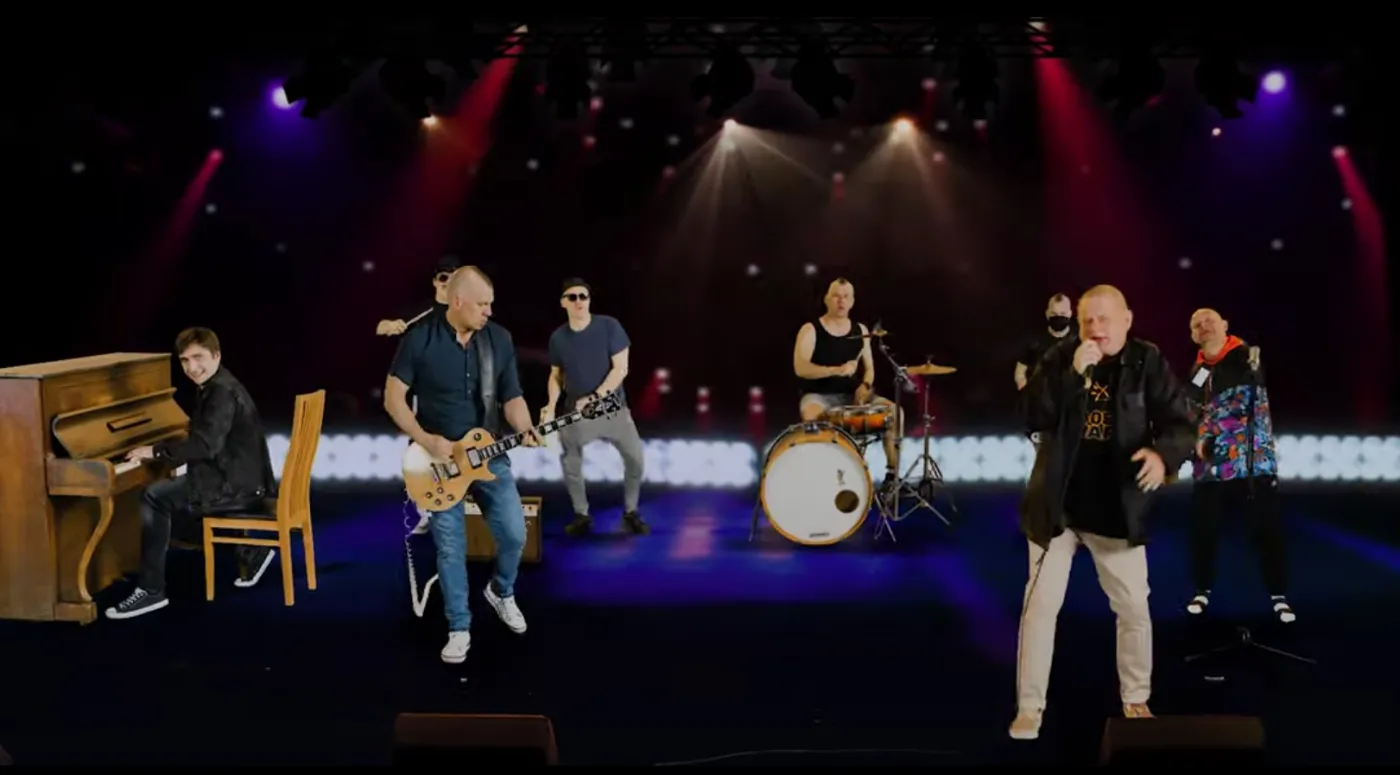 "Noże i pistolety", czyli Kazik przedstwia nowe nagranie z "Zarazy"