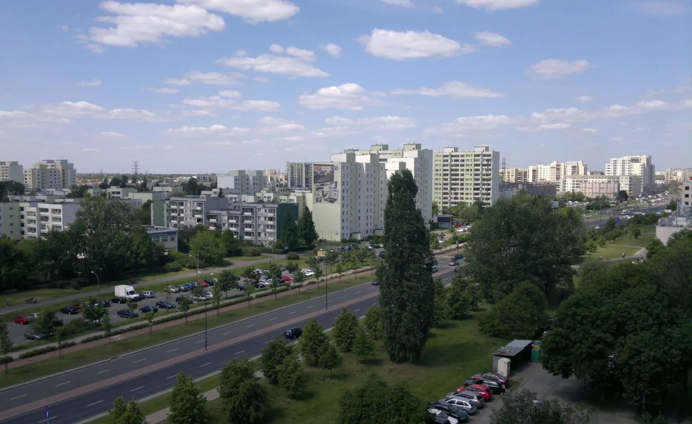 Bezdomna urodziła dziecko w śmietniku na warszawskim Ursynowie