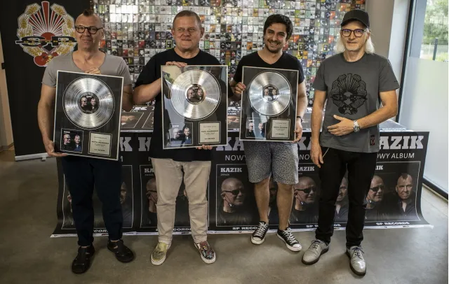 "Zaraza", czyli płyta Kazika, pokryła się platyną