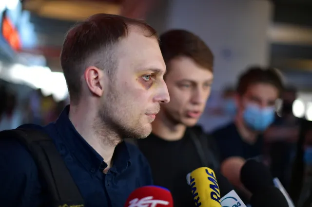 Polacy zwolnieni z białoruskiego aresztu: Byliśmy ciągle bici i poddawani przemocy psychicznej