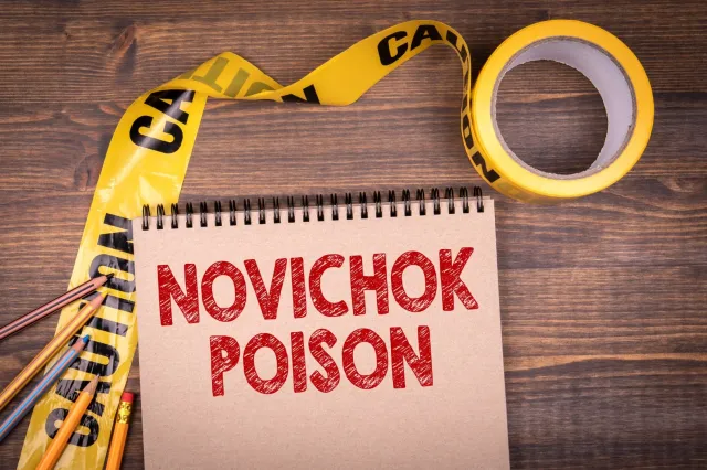 Nowiczok, substancja, którą otruto Skripala i Nawalnego. Jak działa najbardziej trujący środek bojowy w historii?