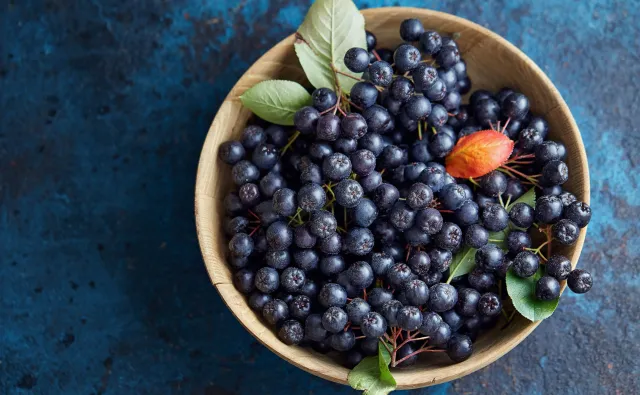 ARONIA wzmacnia serce, chroni oczy, działa antynowotworowo. Jak ją jeść?