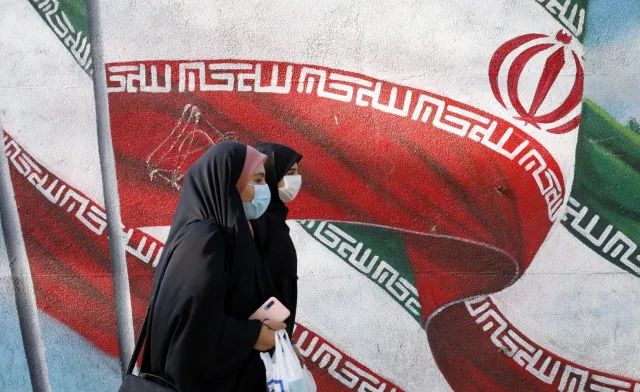 Iran notuje rekordy zakażeń COVID-19. Zamyka meczety, szkoły i stadiony