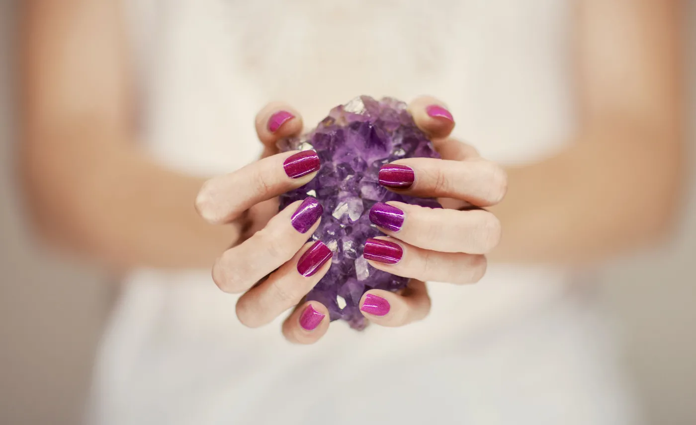 Ametyst, bursztyn, kryształ górski. Właściwości lecznicze minerałów i kamieni szlachetnych