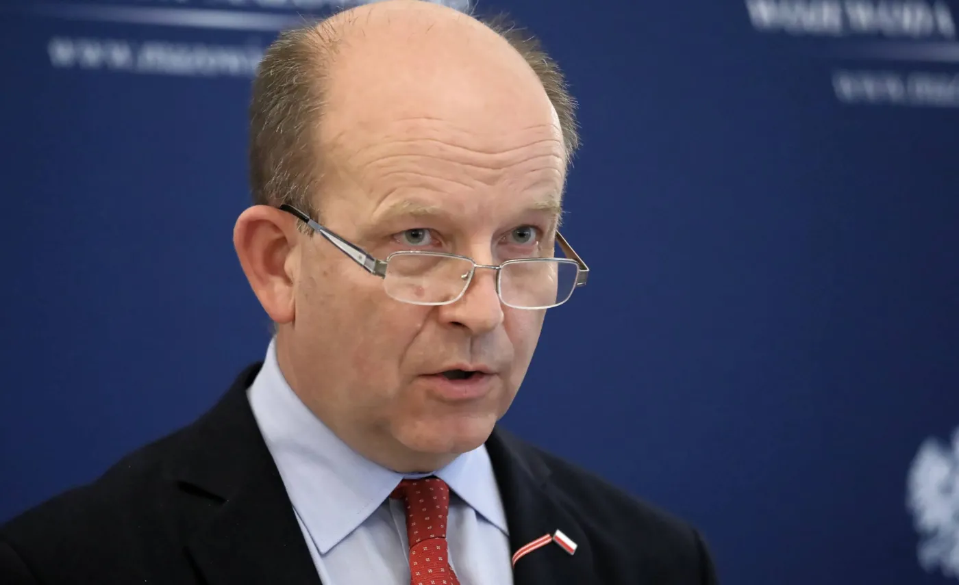 Radziwiłł: Polska służba zdrowia zaskakująco dobrze przechodzi ten test