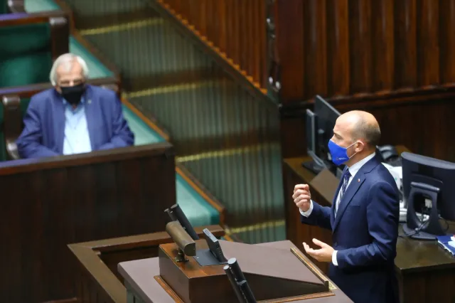 "Zdrajca interesu narodowego". Opozycja o wystąpieniu premiera