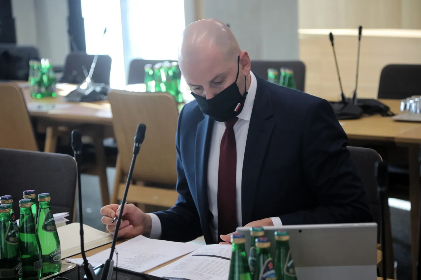 Wiceminister zdrowia: Skala pandemii nas przerosła