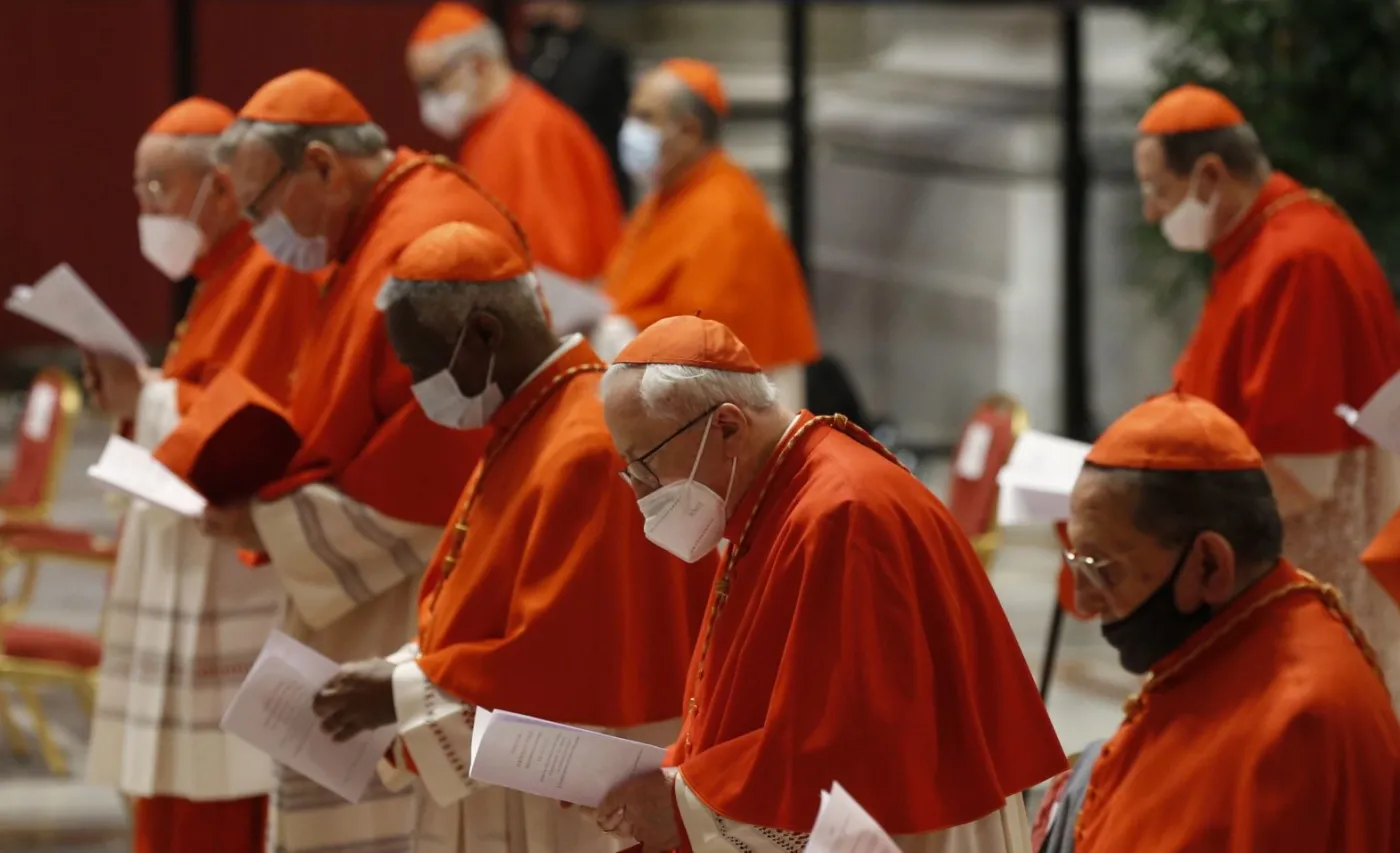 Konsystorz w maseczkach. Papież: Pomyślmy o zepsuciu w życiu kapłańskim
