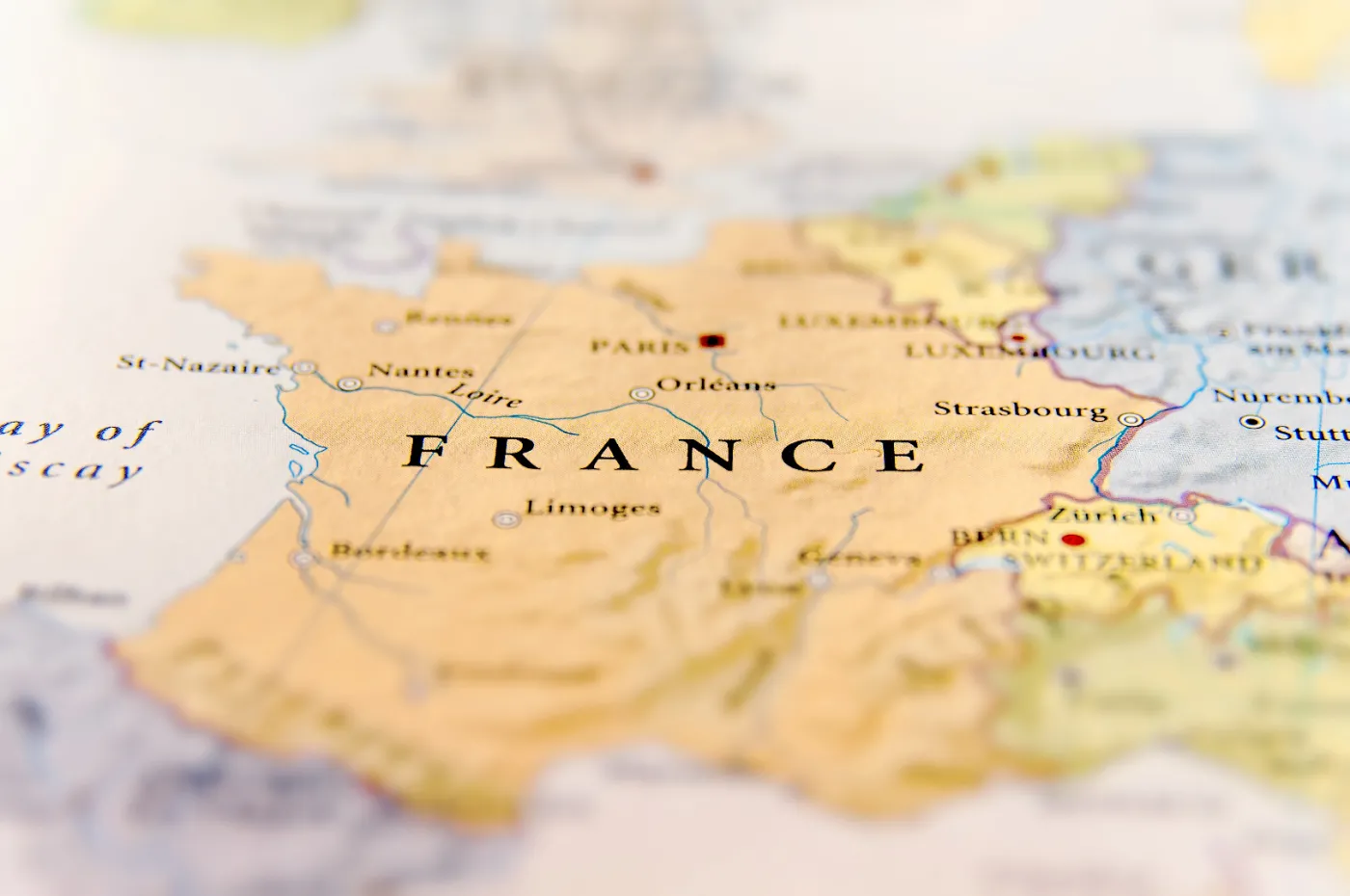 Dramatyczny spadek liczby urodzeń we Francji. "Sprowadzenie imigrantów nie pomoże"