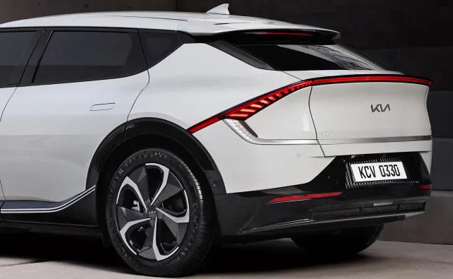 Nowa Kia EV6 ujawniona i wjeżdża do Polski. Pięknie nas urządzili