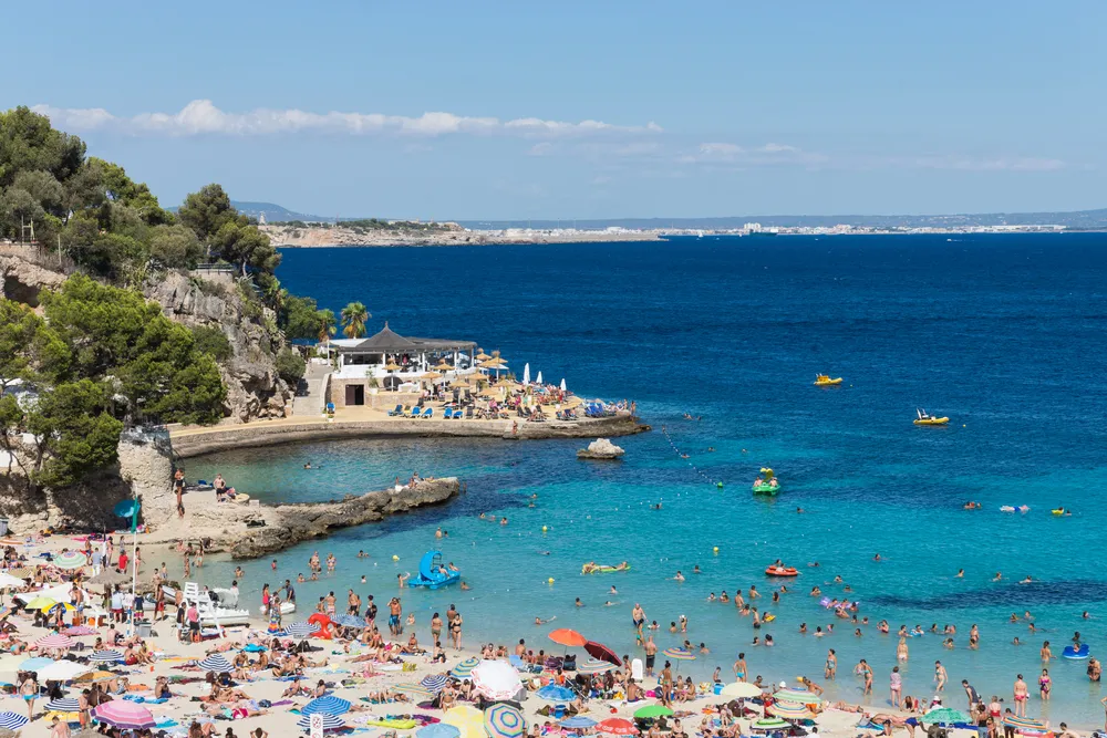 Alerty nic nie dały. Tysiące turystów na Balearach