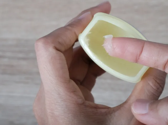 Slugging, czyli wazelina w nowej roli - genialny zabieg kosmetyczny do samodzielnego wykonania