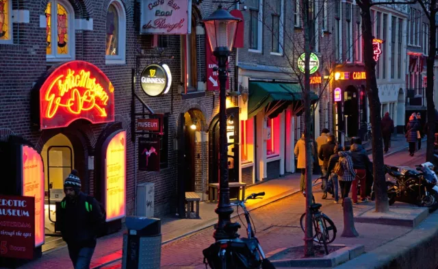 Amsterdam chce "wyższej jakości turystów"