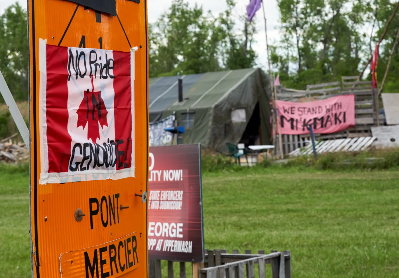 Kolejne kościoły w Kanadzie pomazane farbą