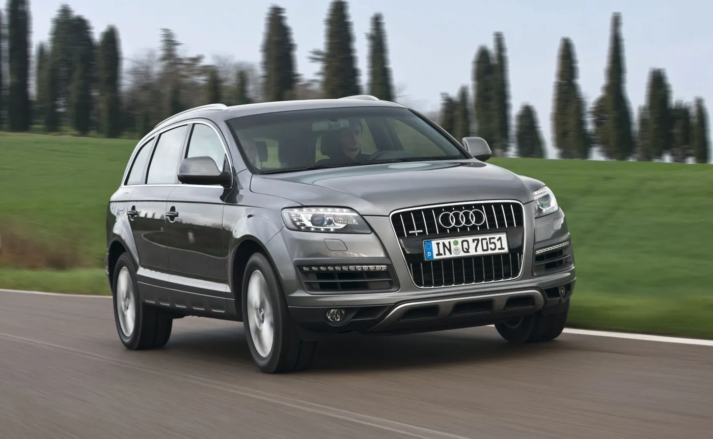 audi-q7-37213074.jpg