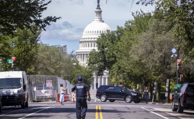 Groził detonacją bomby przy Kapitolu. Transmitował swoje działania na Facebooku
