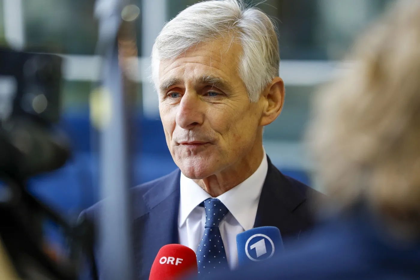 Szef austriackiego MSZ: Migracja to broń przeciw UE. To nieludzkie