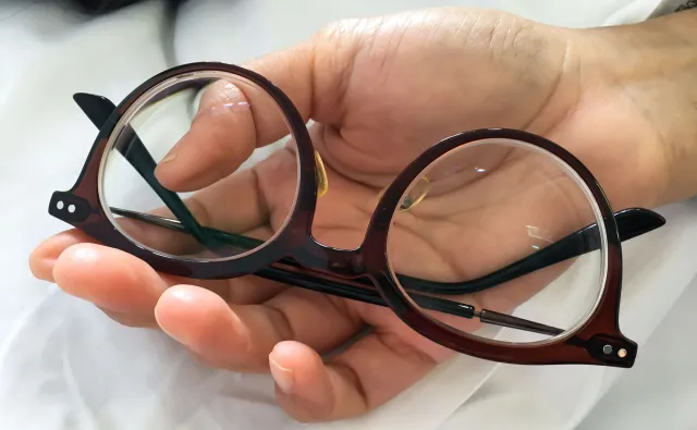 Gorzej widzisz? To może być PREZBIOPIA. Jak ją korygować?