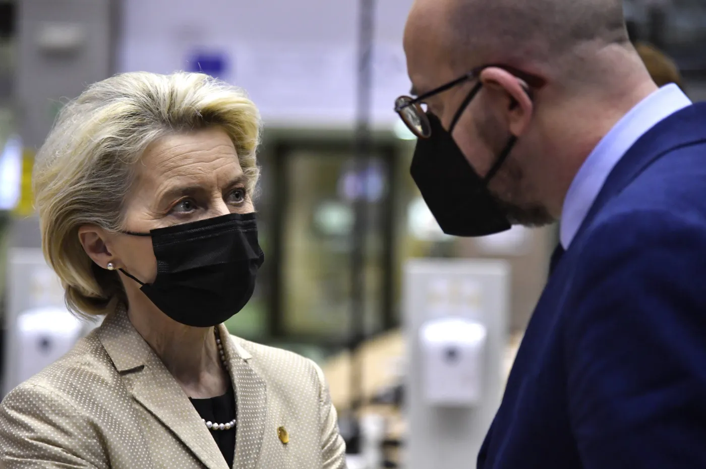 Michel kontra von der Leyen. "Der Spiegel": Groteskowa walka o władzę