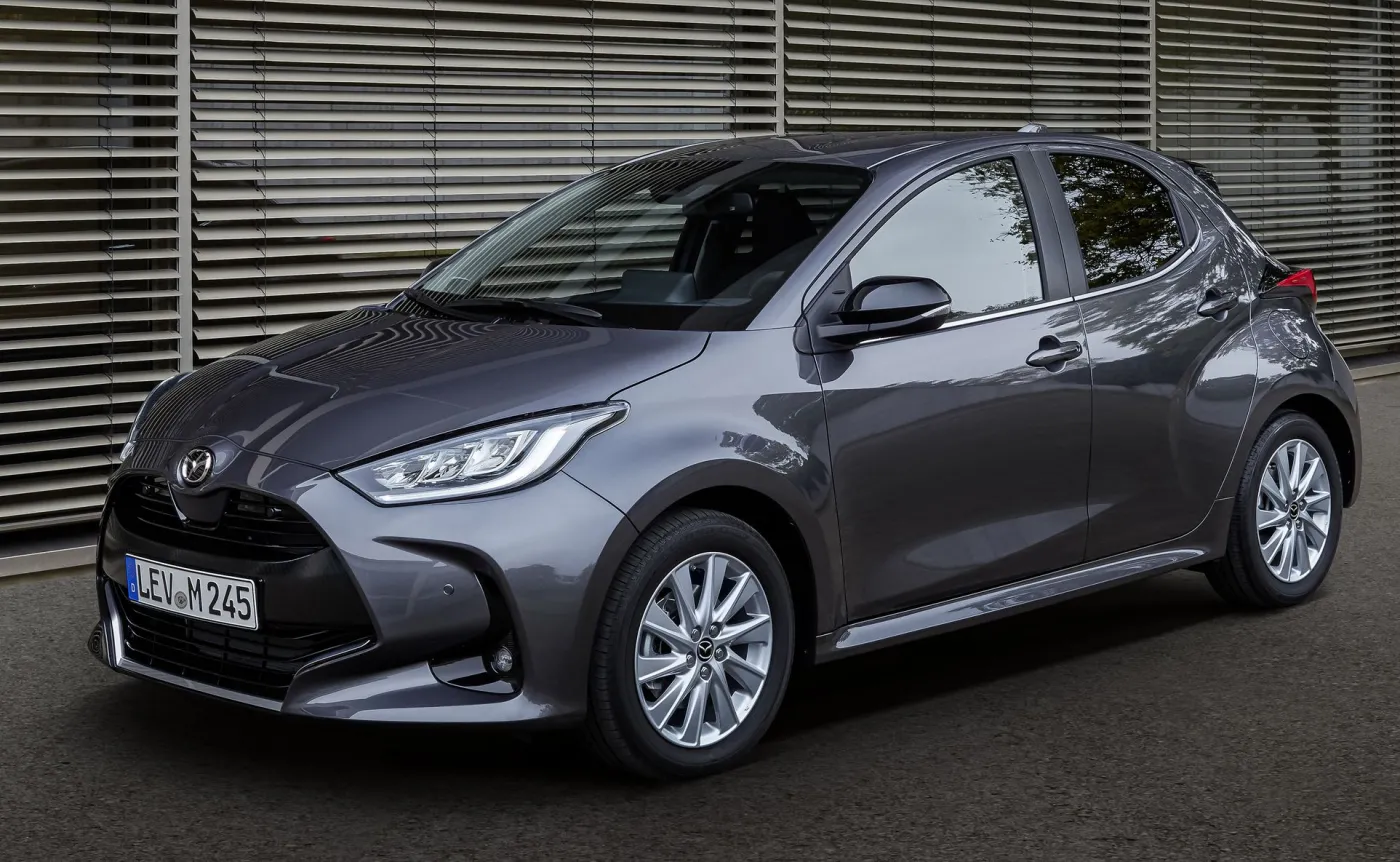Mazda 2 nowej generacji została hybrydą
