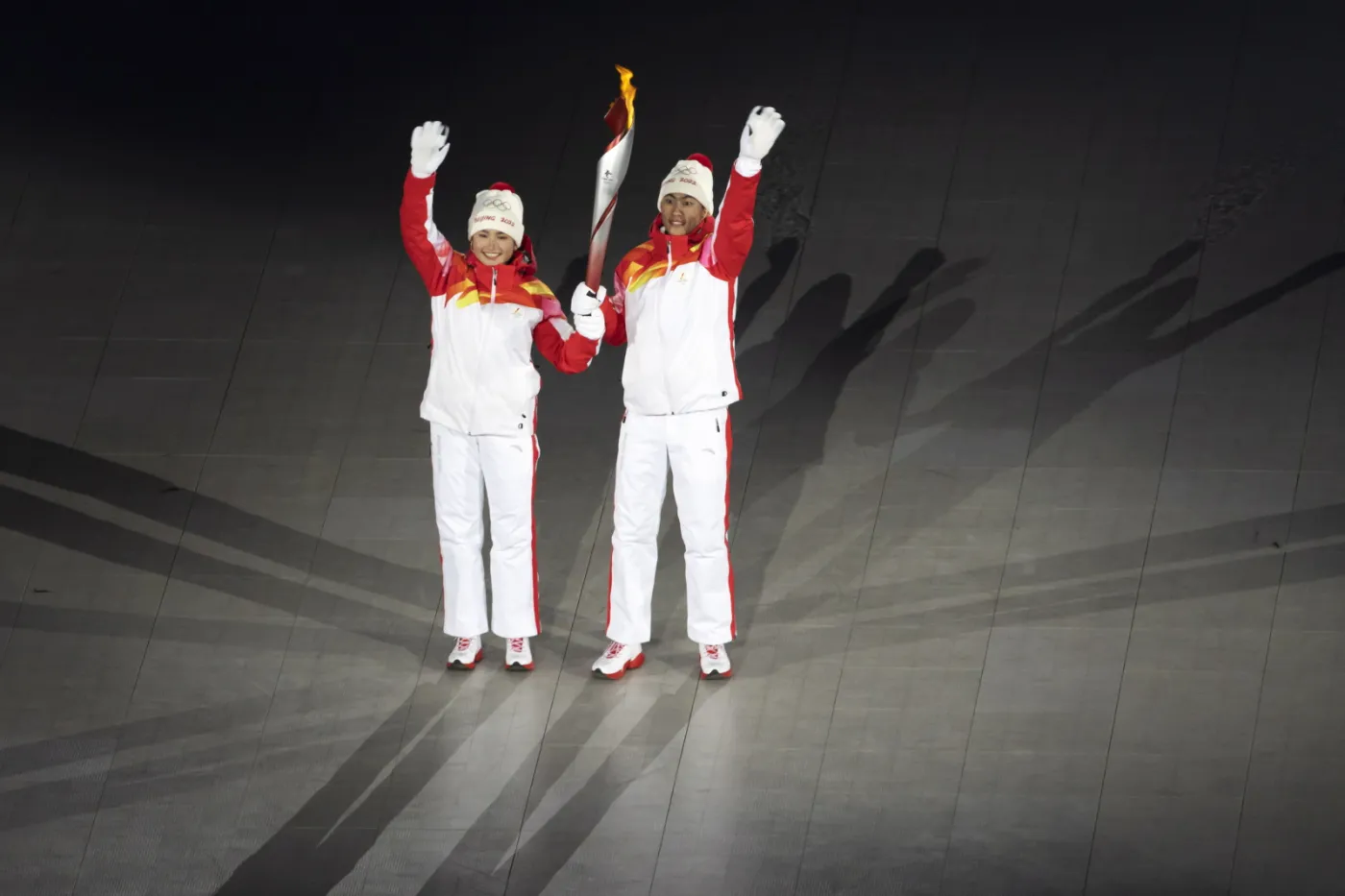 Kontrowersja przy zapaleniu olimpijskiego znicza. Organizatorzy się bronią