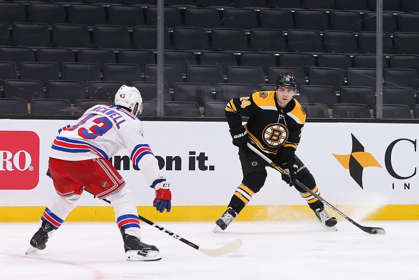 NHL. 24 gole w trzech meczach. Hat-trick Jake'a DeBruska