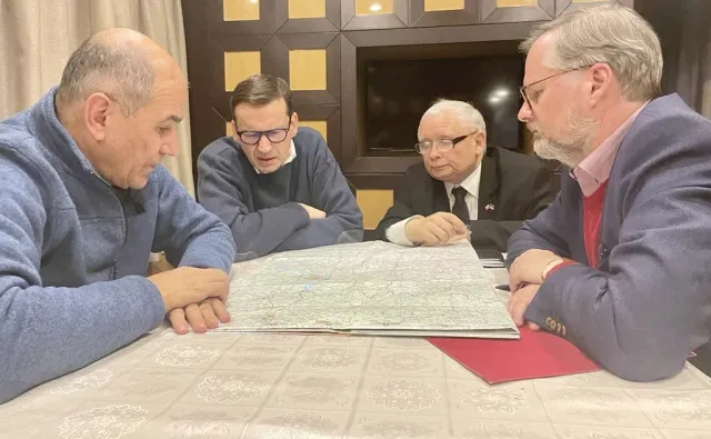 Morawiecki i Kaczyński w Kijowie. Zobacz ZDJĘCIA