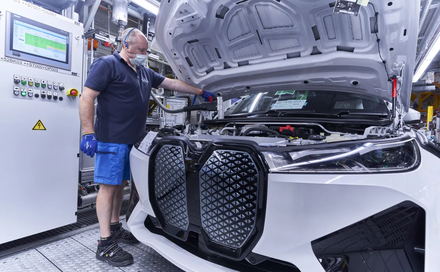 Wojna w Ukrainie uderza w BMW i Volkswagena