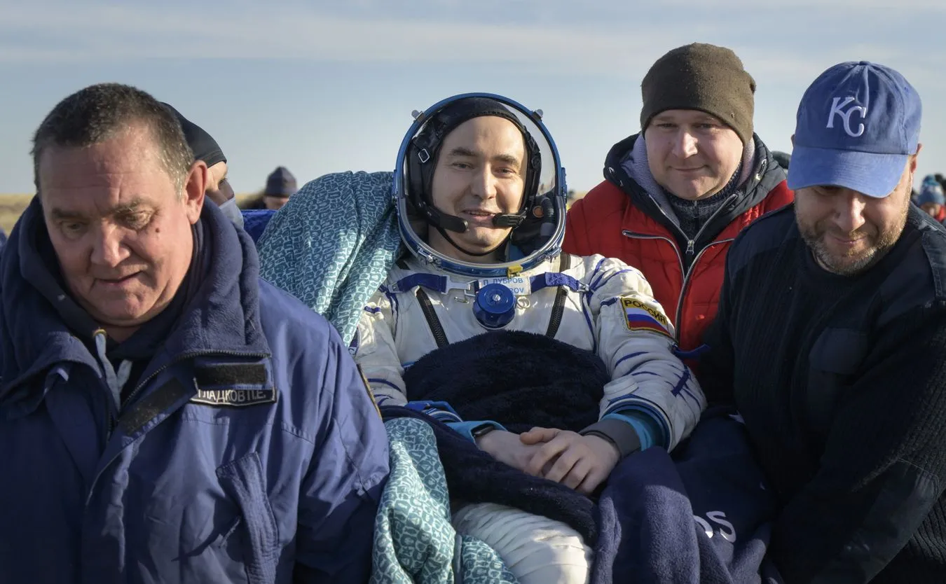 Amerykański astronauta wraz z kosmonautami z Rosji wrócili na Ziemię
