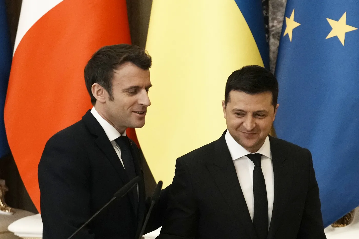 Spór o "ludobójstwo" rozdmuchany medialnie? "Relacje Zełenskiego z Macronem są znakomite"