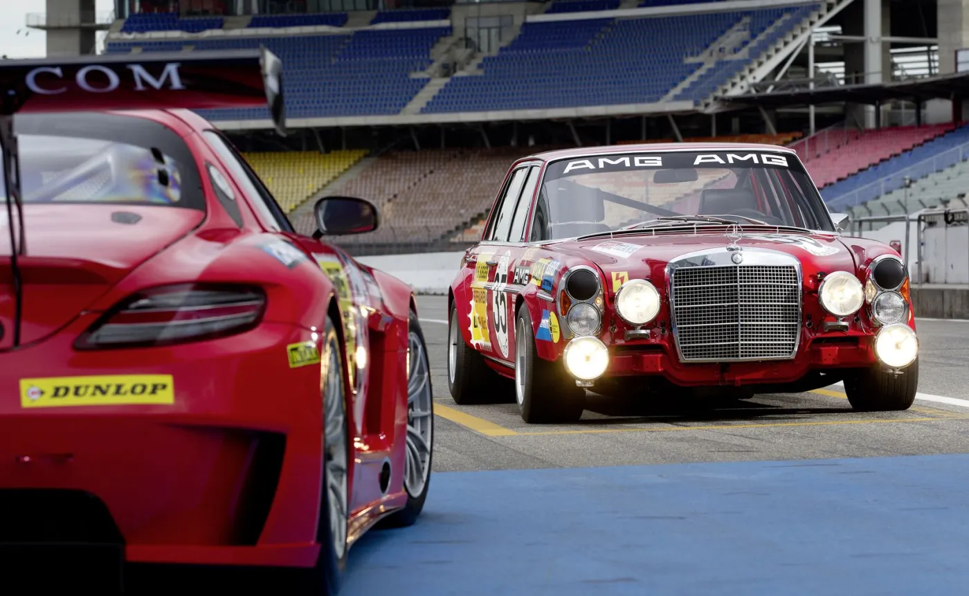 Mercedes SLS AMG GT3 i 300 SEL 6.8 AMG