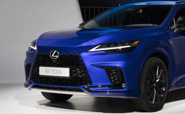Nowy Lexus RX ujawniony. Napęd i styl imponują, ale to nie wszystko