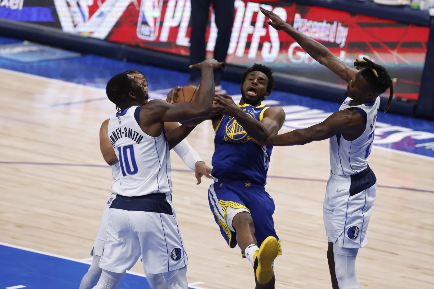 Liga NBA. 10. double-double Doncica. Mavericks nie poddają się