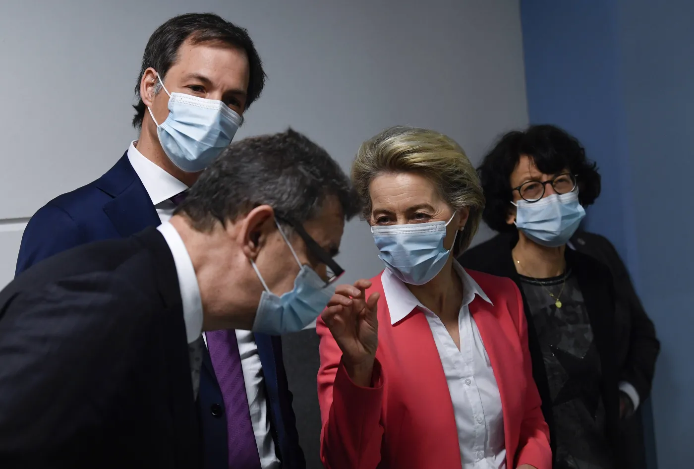 Poszukiwanie korespondencji von der Leyen z szefem Pfizera. "To nie do przyjęcia"