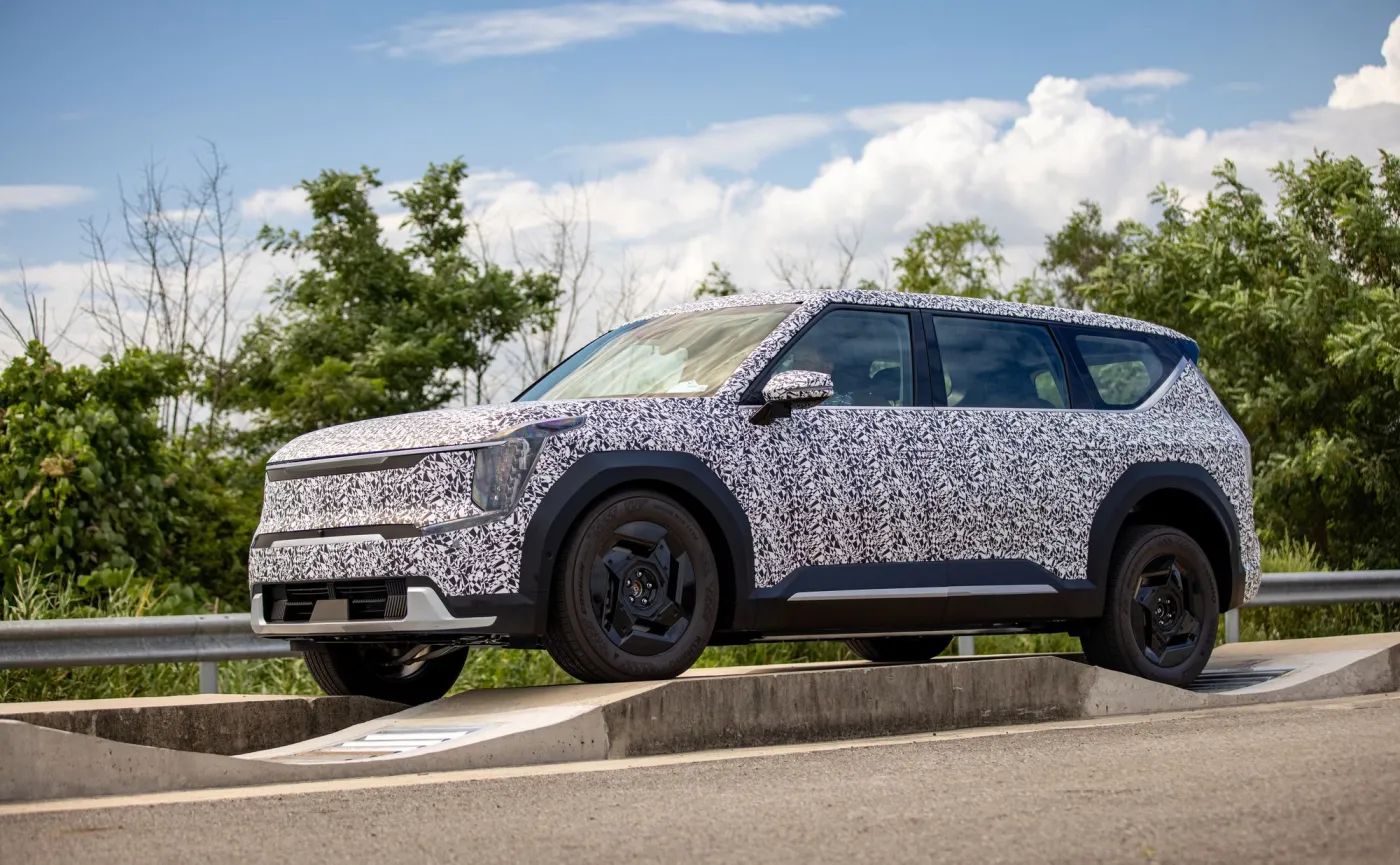 kia-ev9-37542593.jpg