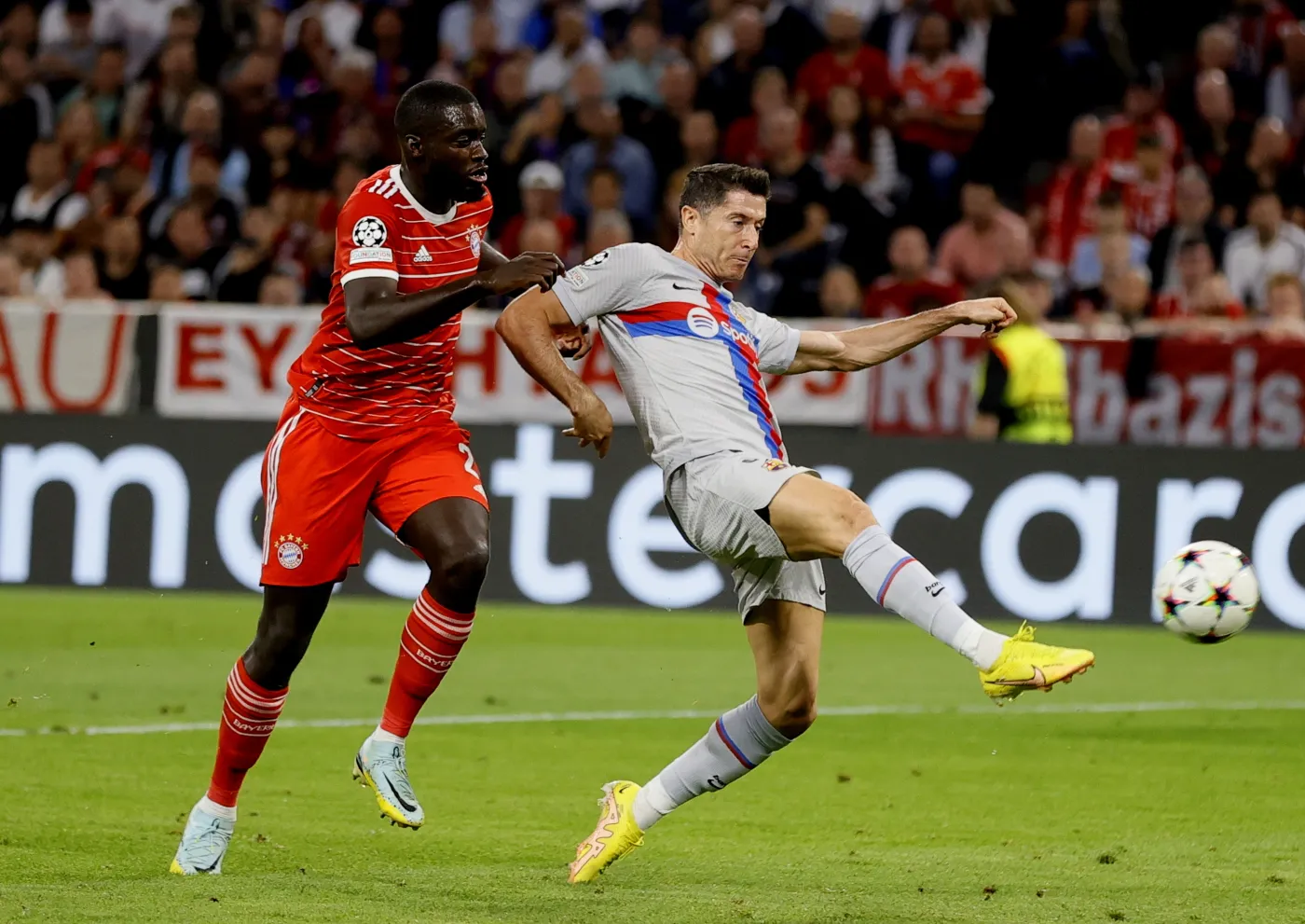 Lewandowski w meczu z Bayernem powinien strzelić przynajmniej jednego gola