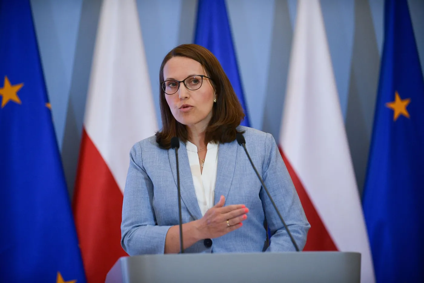 Morawiecki obiecał podatki od zysków spółek. Minister finansów zabrała głos