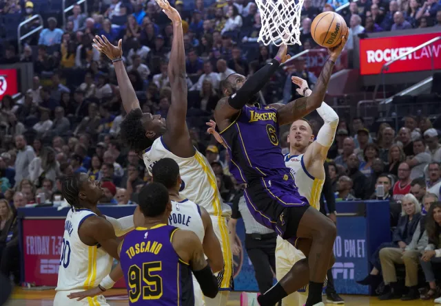 Liga NBA. Wygrane Celtics i Warriors na inaugurację sezonu