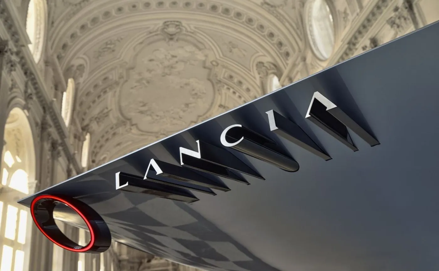 Lancia zaskakuje nowym logo i kosmicznym projektem. Zapowiada 3 nowe modele